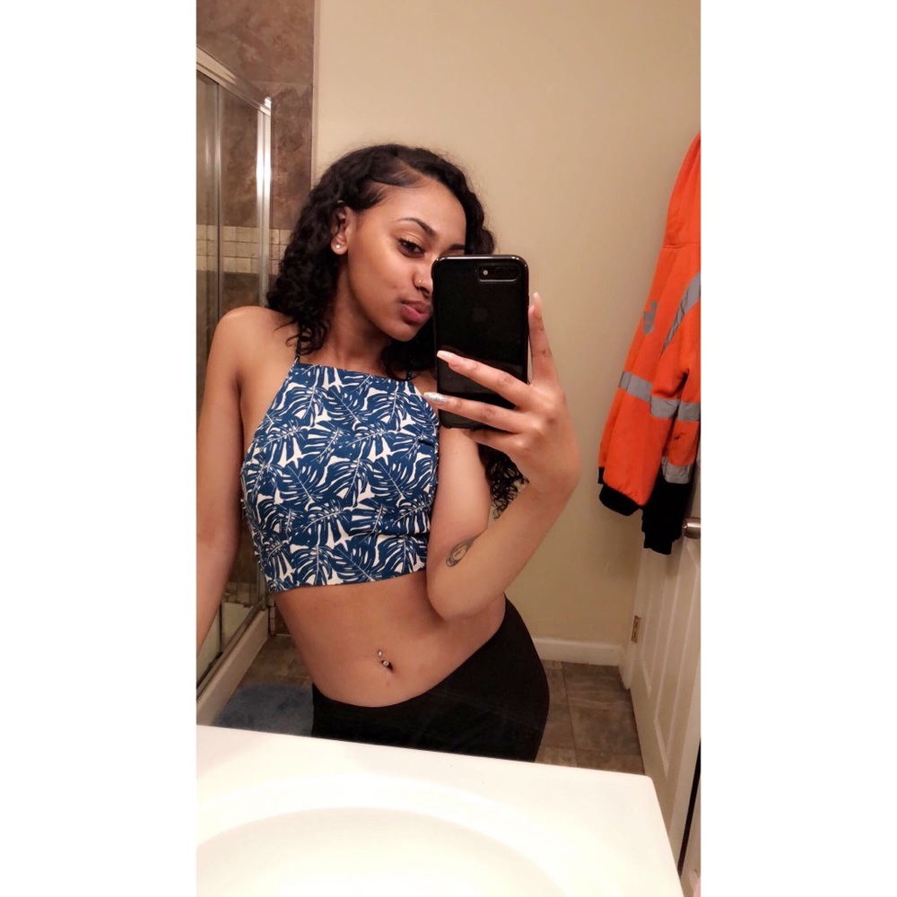 Meet your Posher, Kayla
